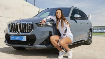 Jogadoras do Real Madrid recebem carros de luxo