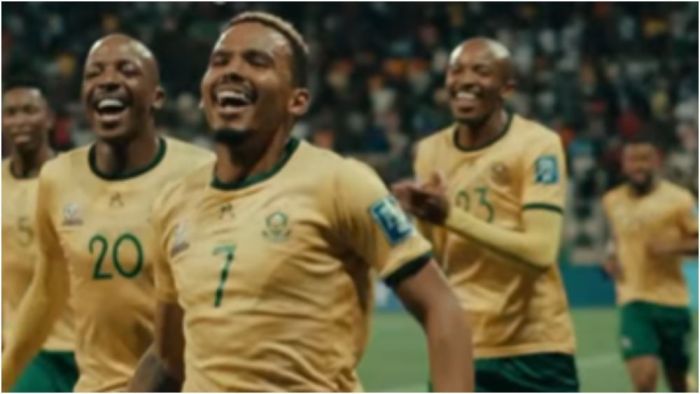 Jogadores da África do Sul comemoram gol contra Ruanda