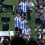 Argentina deixa gramado do Maracanã após pancadaria na arquibancada