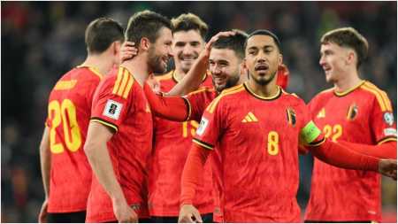 Jogadores da Bélgica comemoram gol contra Liechtenstein