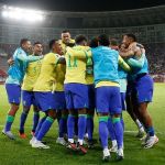 Diniz diz que gramado 'estranho' fez Seleção acelerar demais jogo contra o Peru