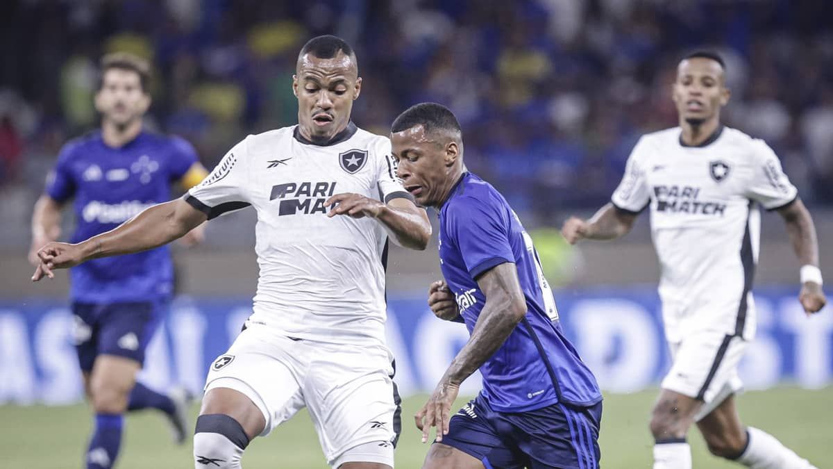 Pedra no sapato? Técnico do Botafogo cita Cruzeiro em análise