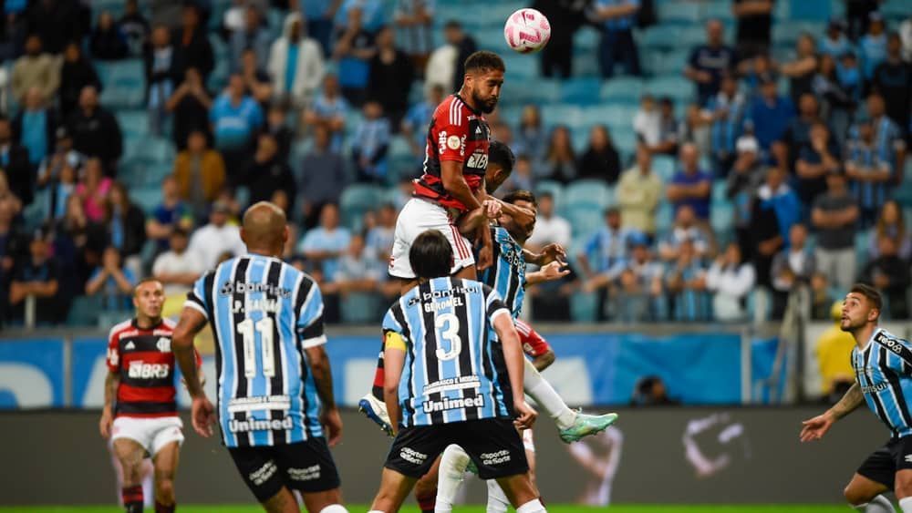 Jogador do Botafogo provoca Flamengo após derrota para o Grêmio