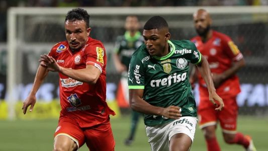 Jogadores de Palmeiras e Tombense durante partida válida pela Copa da Copa do Brasil, no Allianz Parque