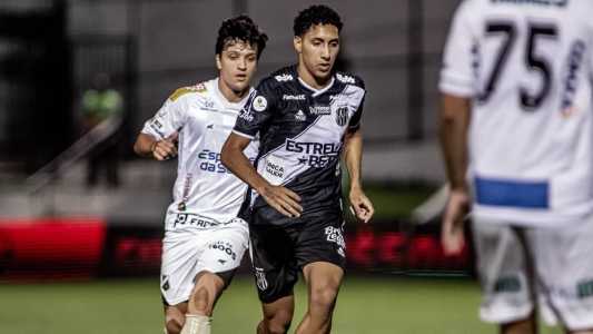 Jogadores de Ponte Preta e ABC em confronto pela Série B
