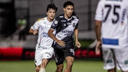Jogadores de Ponte Preta e ABC em confronto pela Série B