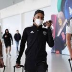 Vídeo: delegação do Atlético desembarca na Venezuela para estreia na Libertadores