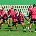 América tem retorno de titular entre os relacionados para enfrentar o Grêmio; veja lista