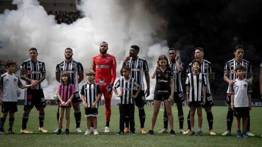 Jogadores do Atlético durante jogo contra Vasco