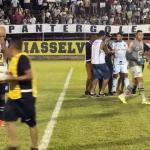 Jogo do Atlético em Valadares tem invasão e ação da PM com gás lacrimogêneo