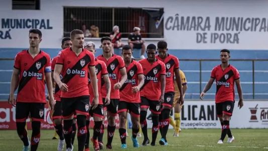 Jogadores do Atlético-GO