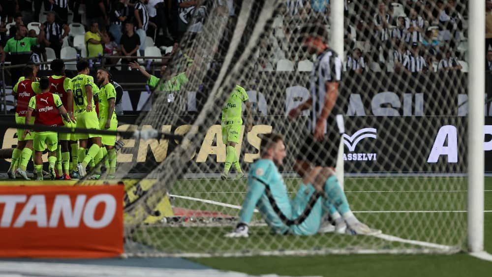 Do sonho ao pesadelo: Botafogo se perde e coloca o ano em risco