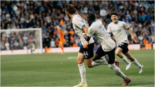 Jogadores do Brugge celebram gol contra o Rangers