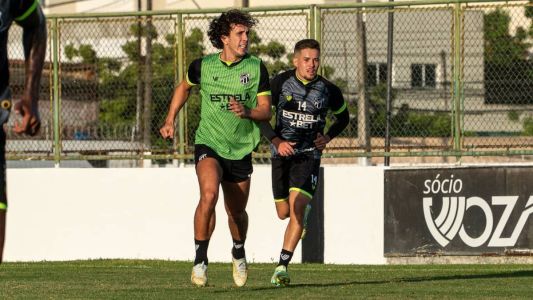 Jogadores do Ceará trabalham antes de enfrentar o Juventude, pela Série B