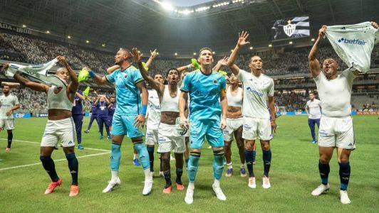 Jogadores do Cruzeiro celebraram vitória no clássico contra o Atlético
