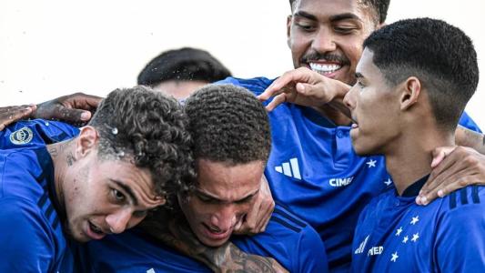 Jogadores do Cruzeiro durante partida pela Copa do Brasil Sub-20