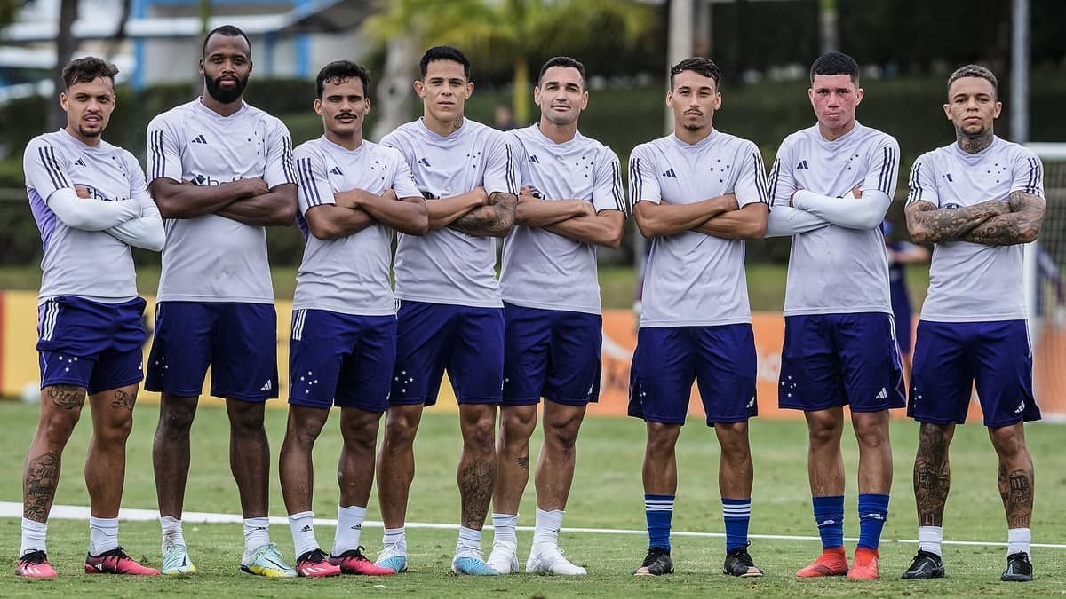 Cruzeiro tem duas novidades entre relacionados para jogo com Bragantino; veja lista
