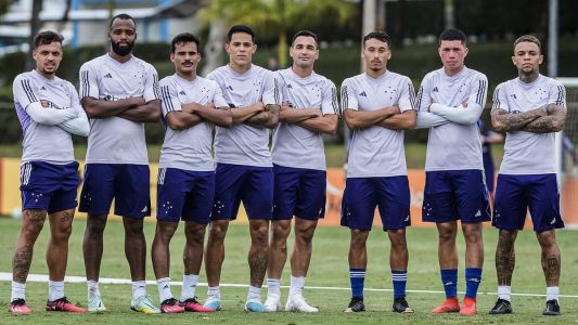 Jogadores do Cruzeiro durante treino na Toca