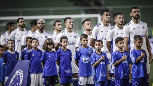 Jogadores do Cruzeiro no duelo contra o América