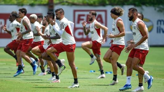 Jogadores do Flamengo treinaram pela manhã e pela tarde no Ninho do Urubu