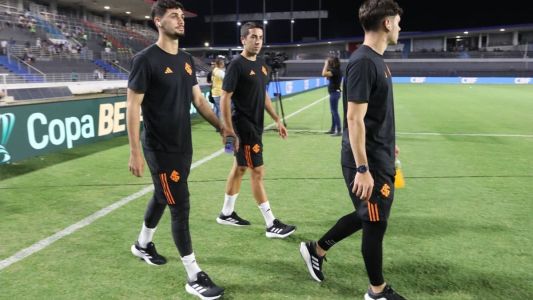 Jogadores do Interancional no estádio Rei Pelé