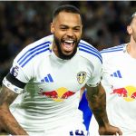 Leeds marca no fim e vence Everton na rodada de abertura da Premier League