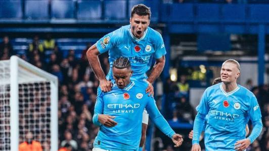 Jogadores do Manchester City no jogo contra o Chelsea, pela Premier League
