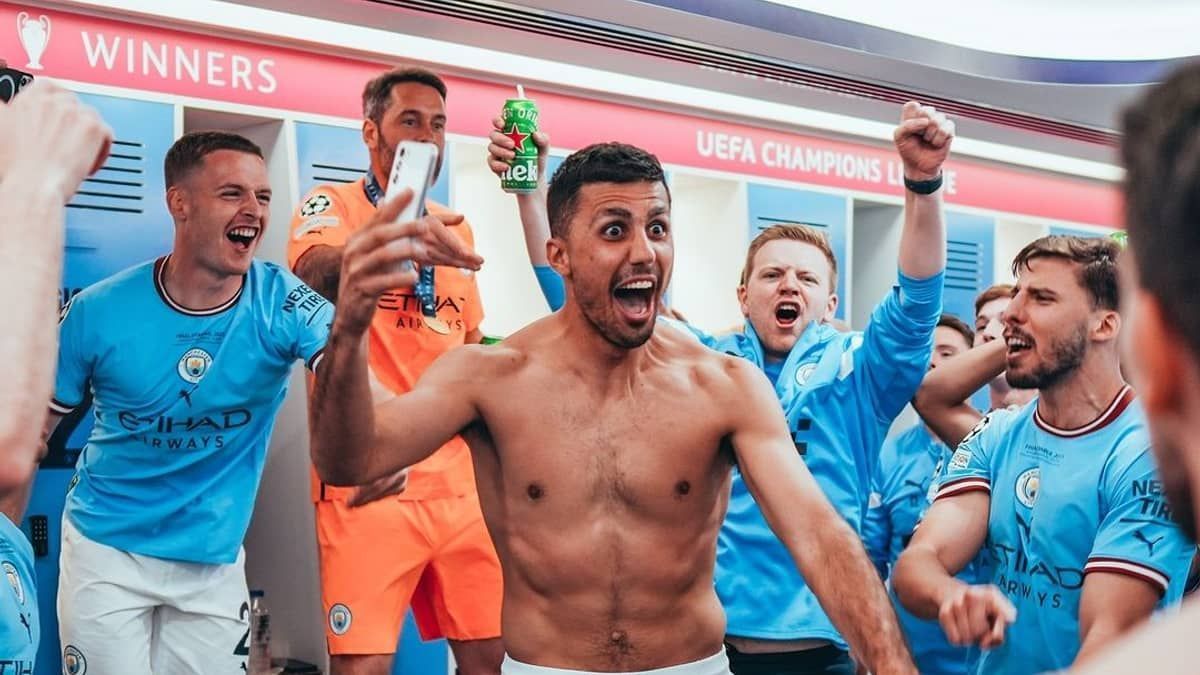 Ederson revela jogador que vomitou em bolsa da mãe de Grealish em festa do City