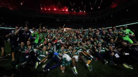 Jogadores do Palmeiras festejam título do Paulista, conquistado no início de março