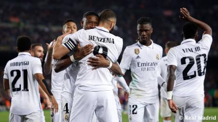 Jogadores do Real Madrid comemoram gol de Benzema