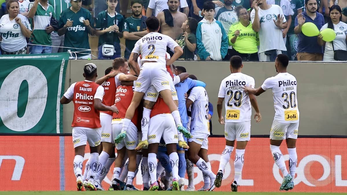 Santos vira sobre o Palmeiras na Arena Barueri e engata terceira vitória seguida no Brasileirão