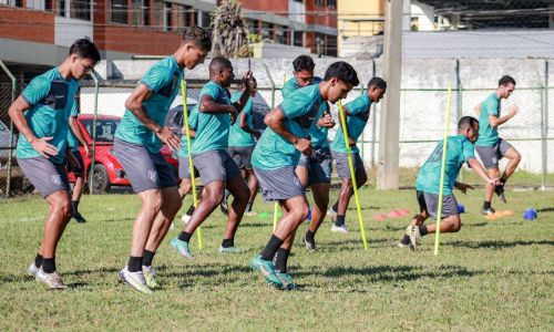 Jogadores do Tupi se preparam para estreia na 2ª Divisão do Campeonato Mineiro 2025