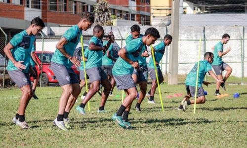 Jogadores do Tupi se preparam para estreia na 2ª Divisão do Campeonato Mineiro 2025