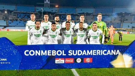Jogadores durante partida entre Peñarol x América, válida pela 6ª rodada da fase de grupos da Copa CONMEBOL