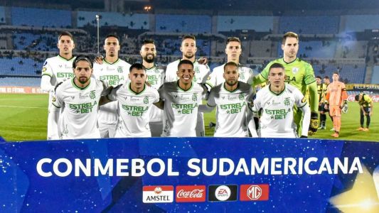Jogadores durante partida entre Peñarol x América, válida pela 6ª rodada da fase de grupos da Copa Sul-Americana