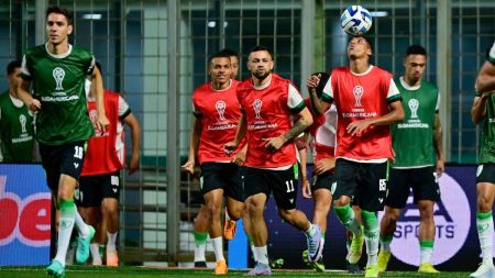 Jogadores durante partida entre América e Fortaleza, pelas quartas de final da Copa Sul-Americana