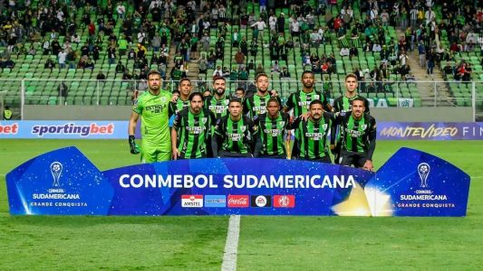 Jogadores durante partida entre América x Defensa y Justicia, válida pela quarta rodada da fase de grupos da Copa Sul-Americana