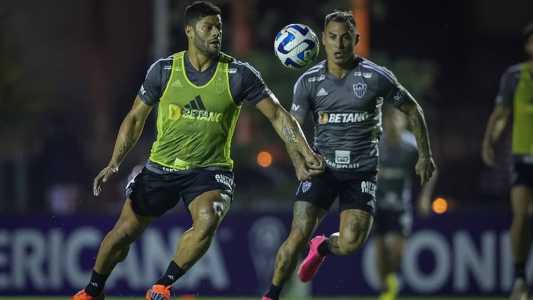 Jogadores finalizaram preparação na noite dessa segunda-feira (26)