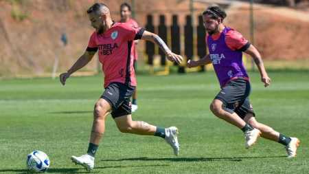 Jogadores treinaram em Belo Horizonte antes de viagem