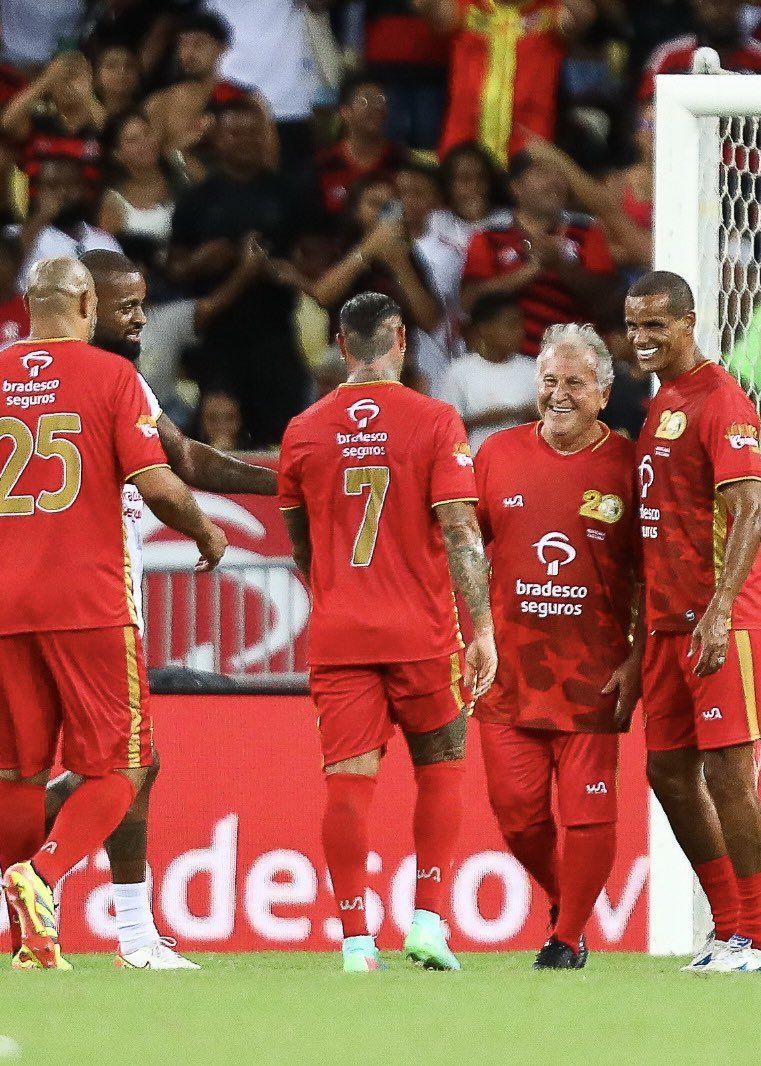 Com homenagem para Adílio, Zico realiza o 20º Jogo das Estrelas, no Maracanã