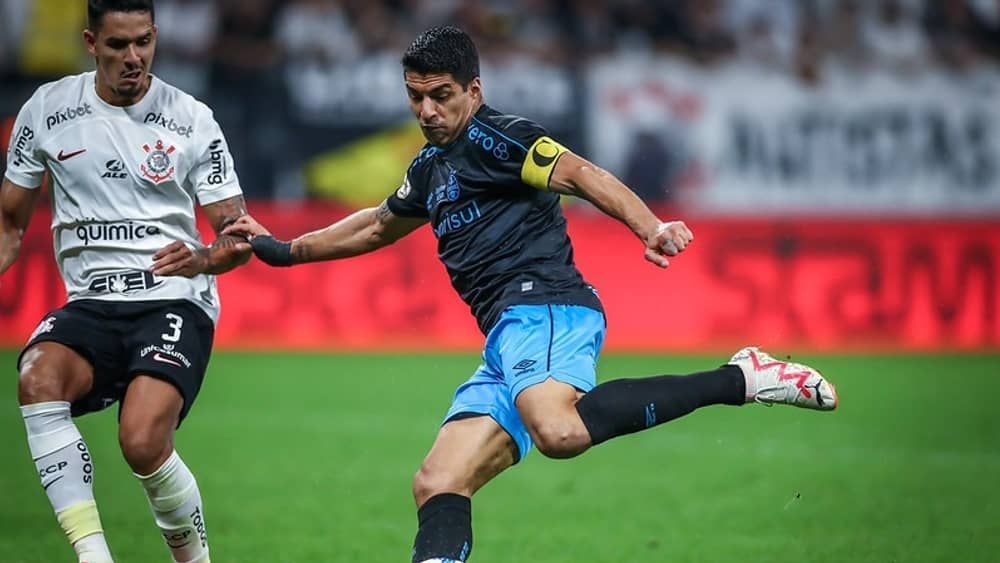 Na busca pelo título do Brasileiro, Grêmio recebe Corinthians na Arena