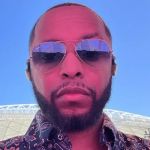 Saiba quem é o tecladista de Bruno Mars que é fã do Pelé e tocou 'Evidências' no 'The Town'