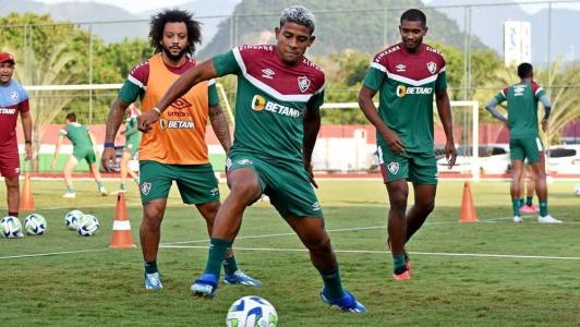 John Kennedy deve reforçar o Fluminense contra o Atlético