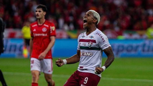 John Kennedy durante partida entre Internacional e Fluminense