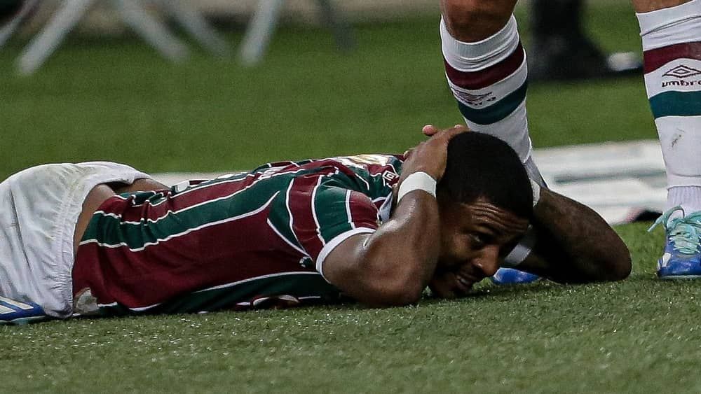John Kennedy, do Fluminense, 'homenageia' Fred após assalto no Rio; veja