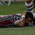 John Kennedy, do Fluminense, 'homenageia' Fred após assalto no Rio; veja