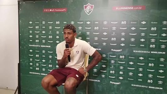 John Kennedy, atacante do Fluminense, em zona mista