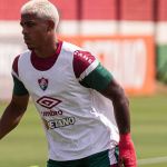 John Kennedy tem fissura na mão, mas não preocupa no Fluminense