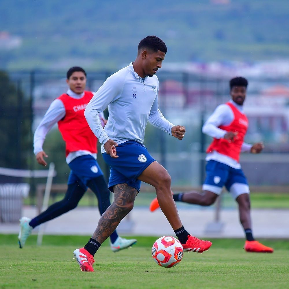 Fluminense manifesta interesse em retorno de John Kennedy; entenda