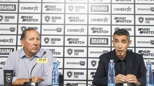 John Textor, à esquerda, e Bruno Lage, à direita, no Estádio Nilton Santos